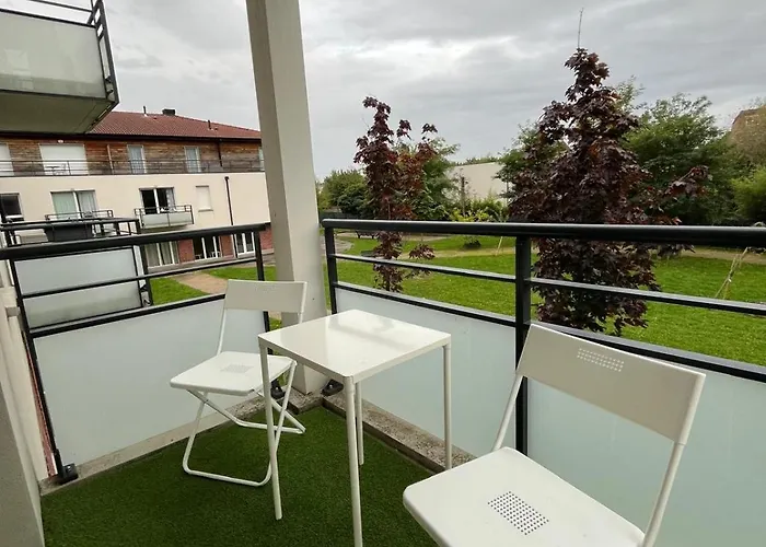 Villeneuve, Apartment