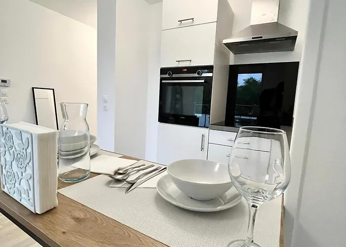 Apartment Villeneuve, *